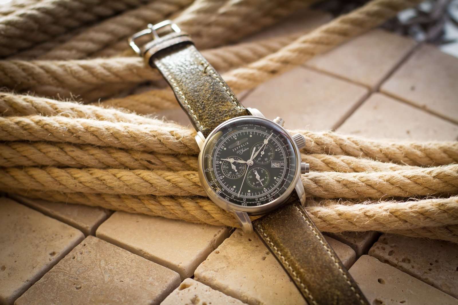 HAU, Zeppelin 100 Jahre Chrono Ronda 5130.D Steelcase, wr 5atm 