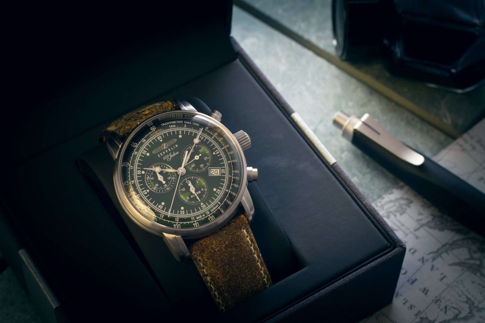HAU, Zeppelin 100 Jahre Chrono Ronda 5130.D Steelcase, wr 5atm 